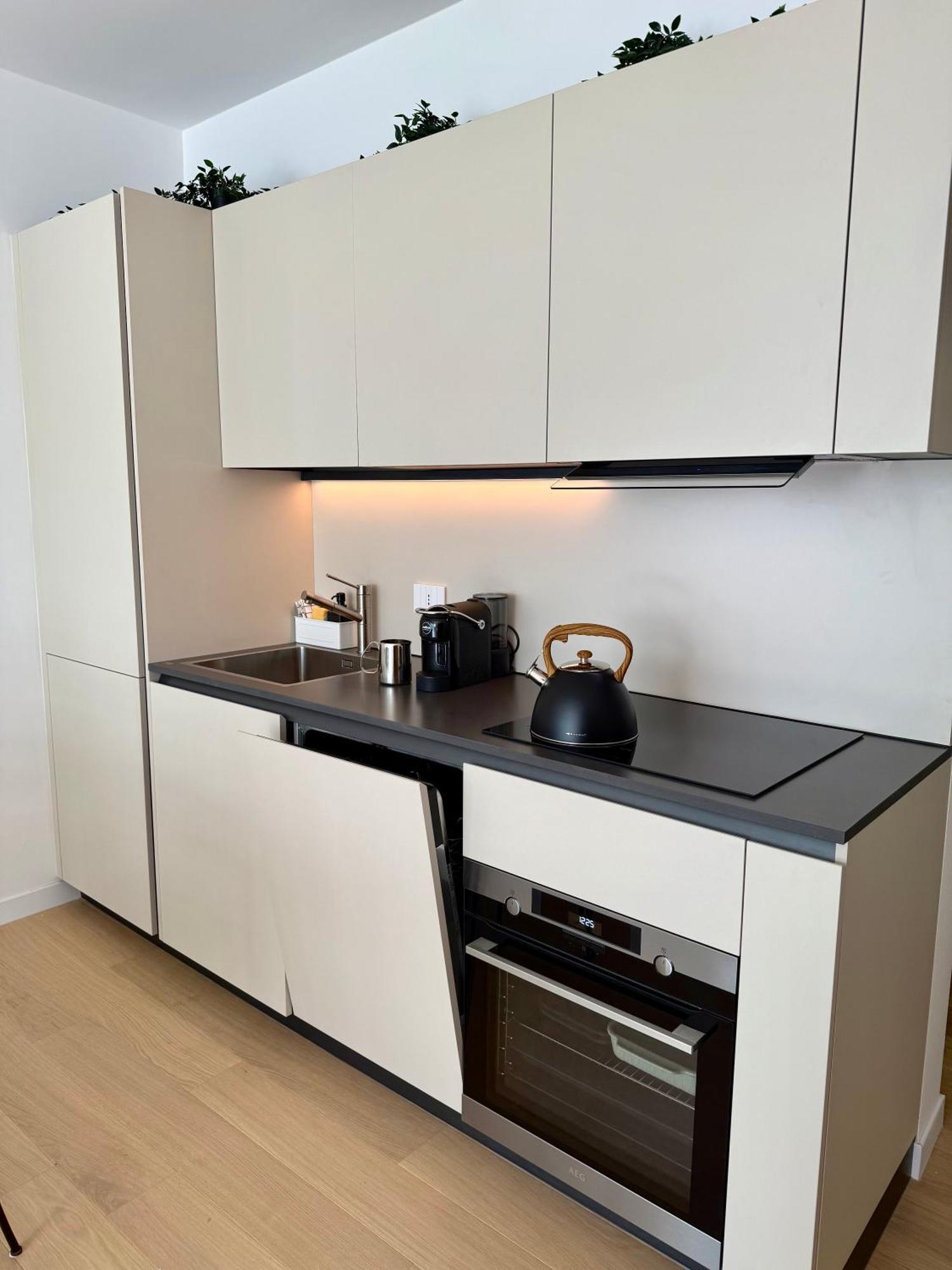 With Private Courtyard - Colosseum & Forum Apartment *