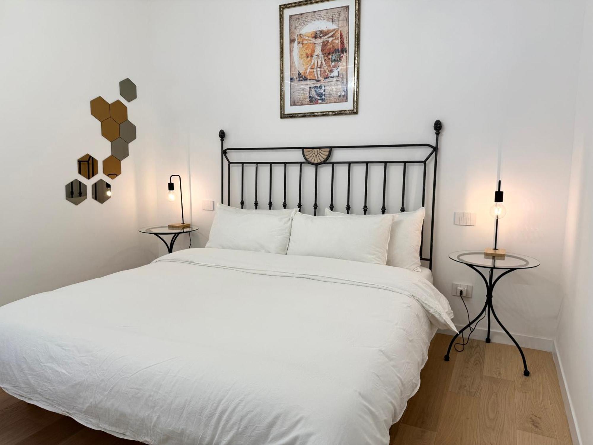 With Private Courtyard - Colosseum & Forum Apartment *